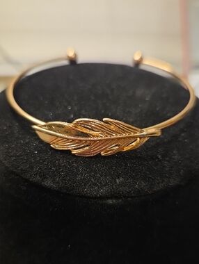 Gold Feather Cuff Bracelet - Elegant Women's Jewelry